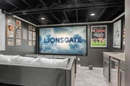 Live the Game: Pool, Cinema, Gym, Jersey Wall