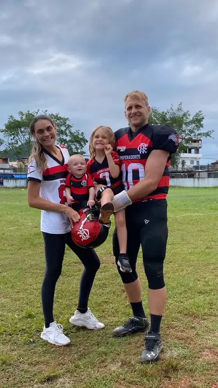 Matthew Bassuener with Paulinha, Koa and Rio in Flamengo Imperadores jerseys in Brazil
